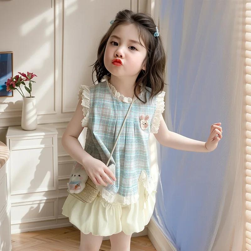 Комплект для девочек: клетчатые шорты и топ, лето 2026, новинка, две части
Комплект для девочек: клетчатые шорты и топ, лето 2026, новинка, две части