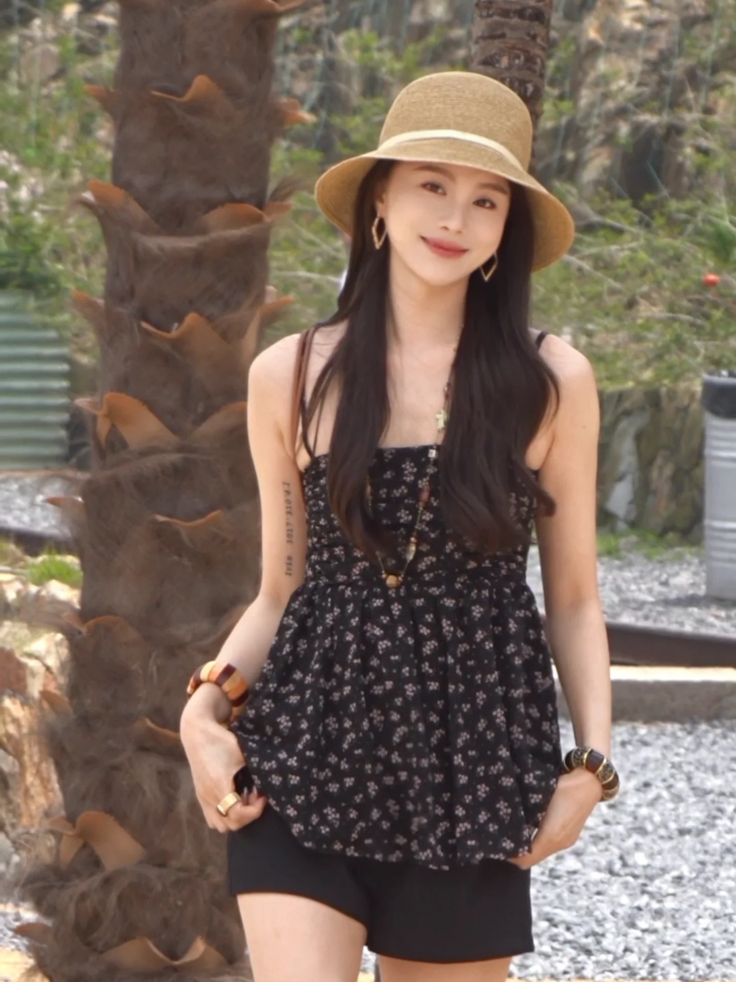 Elegant Black Off-Shoulder Bridesmaid Top Women's Strapless Slimming Design Summer 2026 Iris Floral Print H-Shape Vest
Elegant Black Off-Shoulder Bridesmaid Top Women's Strapless Slimming Design Summer 2026 Iris Floral Print H-Shape Vest