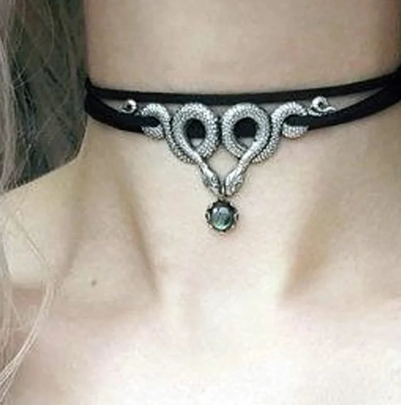 Snake Choker Natural Labradorite Choker Necklace, Witchy Gothic, Halloween Accessories, Crescent Goth Pagan Gothic Witchy Wicca
Snake Choker Natural Labradorite Choker Necklace, Witchy Gothic, Halloween Accessories, Crescent Goth Pagan Gothic Witchy Wicca