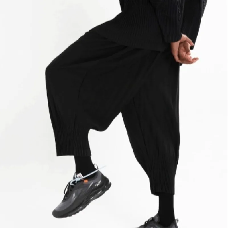 Miyake Men's Pleated Lantern Pants Simple Loose Casual Summer Harem Pants Nine-minute Pants Plus Size with Elastic Sportswear
Miyake Men's Pleated Lantern Pants Simple Loose Casual Summer Harem Pants Nine-minute Pants Plus Size with Elastic Sportswear