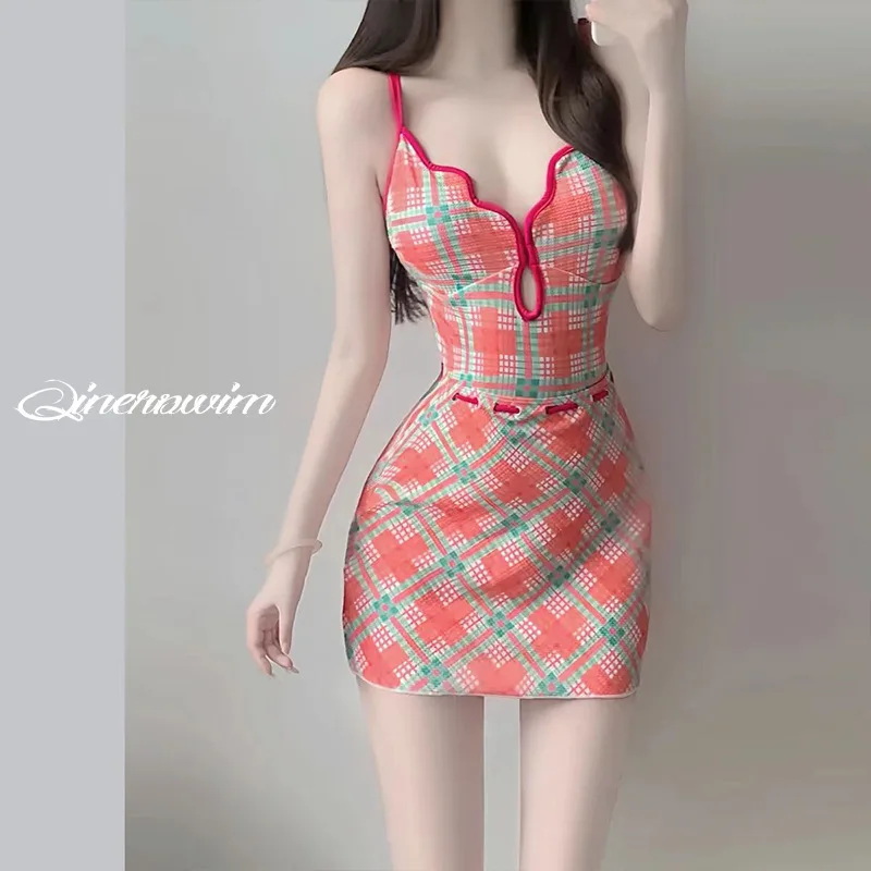Swimsuit Women's One-piece Suspender Two-piece Set Retro Plaid Slim Chinese Style Holiday Hot Spring Swimsuit
Swimsuit Women's One-piece Suspender Two-piece Set Retro Plaid Slim Chinese Style Holiday Hot Spring Swimsuit