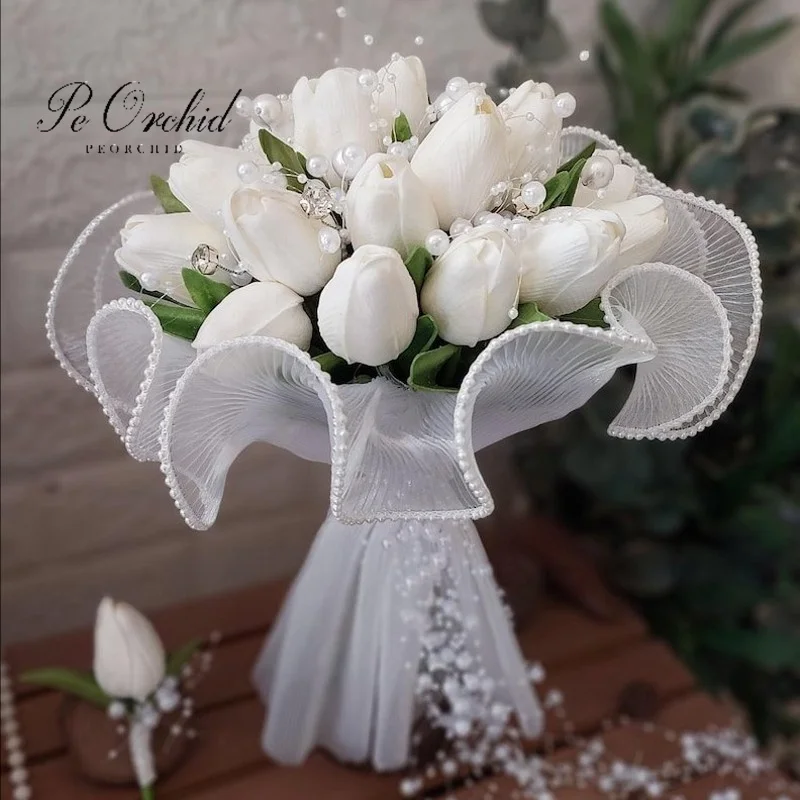White Pearl Wedding Bouquet Bling Romantic Buque De Noiva Artificial Beaded Bridal Flower Crystal Tulip Bouquet
White Pearl Wedding Bouquet Bling Romantic Buque De Noiva Artificial Beaded Bridal Flower Crystal Tulip Bouquet