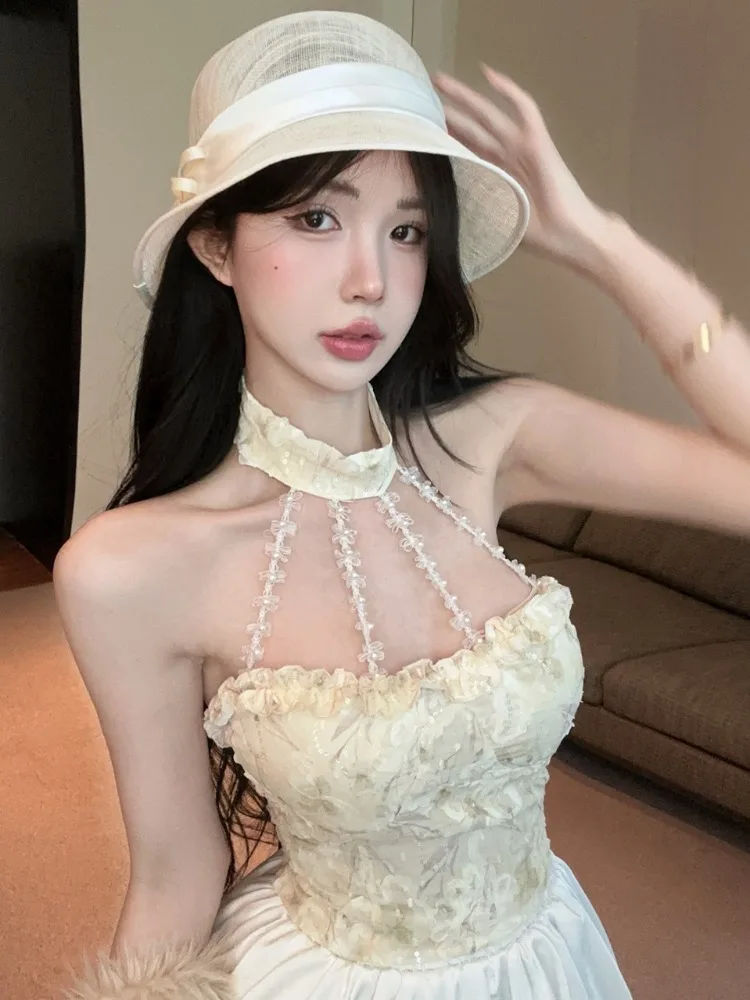 Sweet Style Embroidered Beaded Halter Neck Shoulder Bared Tube Top And High Waist Flared Skirt Two Piece Set for Women Summer...
Sweet Style Embroidered Beaded Halter Neck Shoulder Bared Tube Top And High Waist Flared Skirt Two Piece Set for Women Summer...