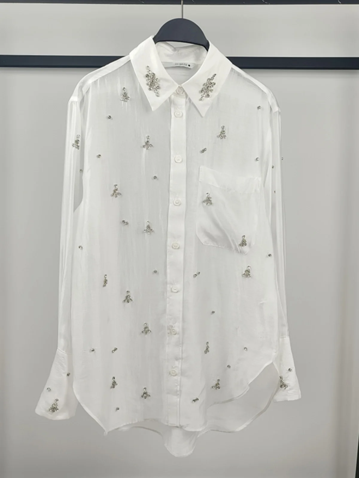 Loose Oversized Shirt with Jewelry Decoration Nine-Quarter Sleeve Women's Casual Cotton Neck Thin Non-Shrinkable
Loose Oversized Shirt with Jewelry Decoration Nine-Quarter Sleeve Women's Casual Cotton Neck Thin Non-Shrinkable