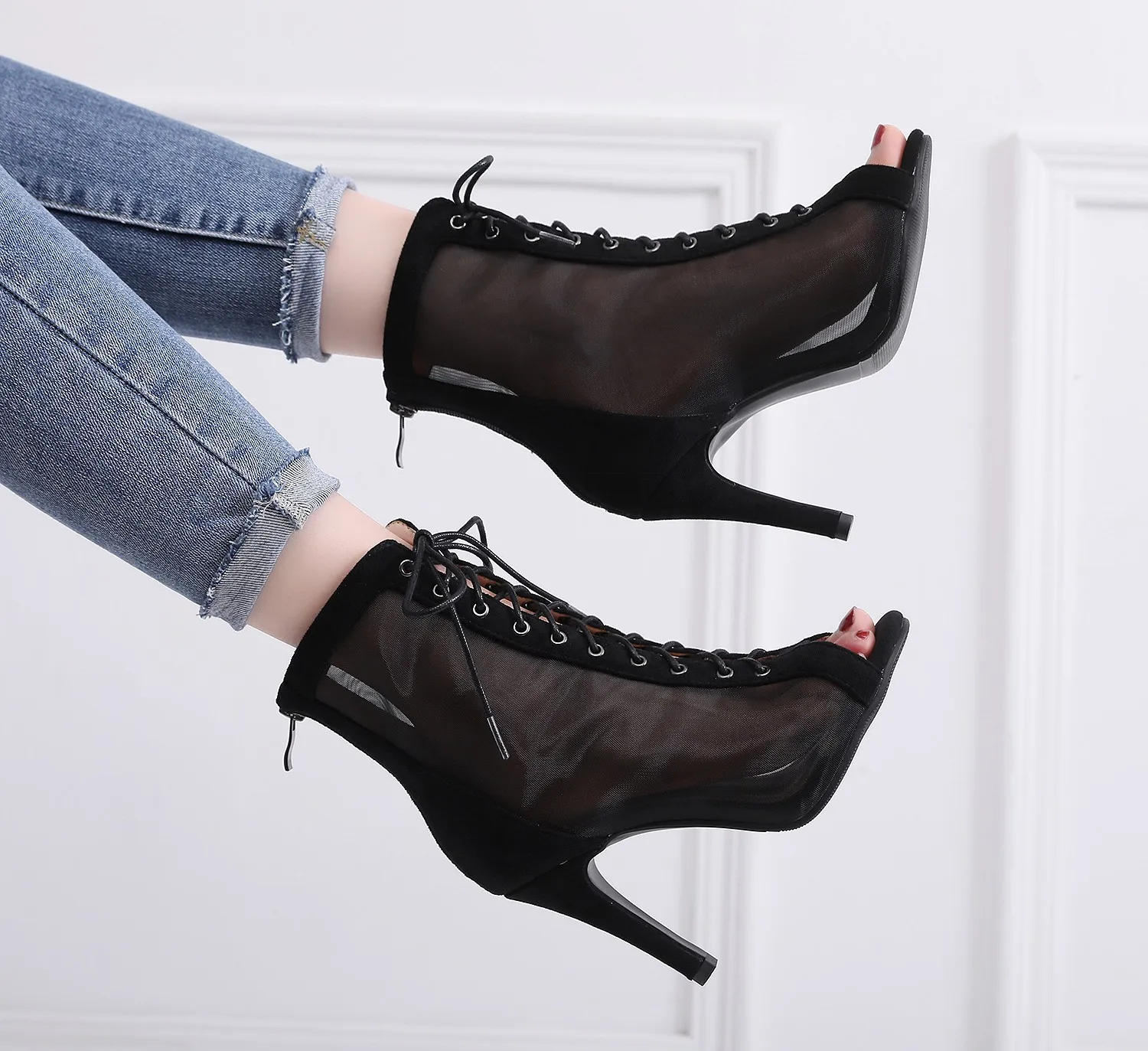 2021 New Hot Women Dance Shoes Latin Ballroom Dance Shoes Lady's girls Salsa Dance Shoes Black Suede Heels Plus Size
2021 New Hot Women Dance Shoes Latin Ballroom Dance Shoes Lady's girls Salsa Dance Shoes Black Suede Heels Plus Size