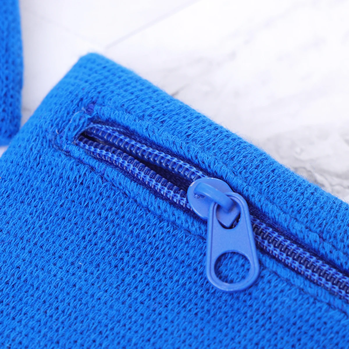 4pcs Sports Wristband Zipper Pocket Gym Wrist Bag Breathable Sweatband Wrist Wallet For Running Outdoor Fitness Cotton
4pcs Sports Wristband Zipper Pocket Gym Wrist Bag Breathable Sweatband Wrist Wallet For Running Outdoor Fitness Cotton