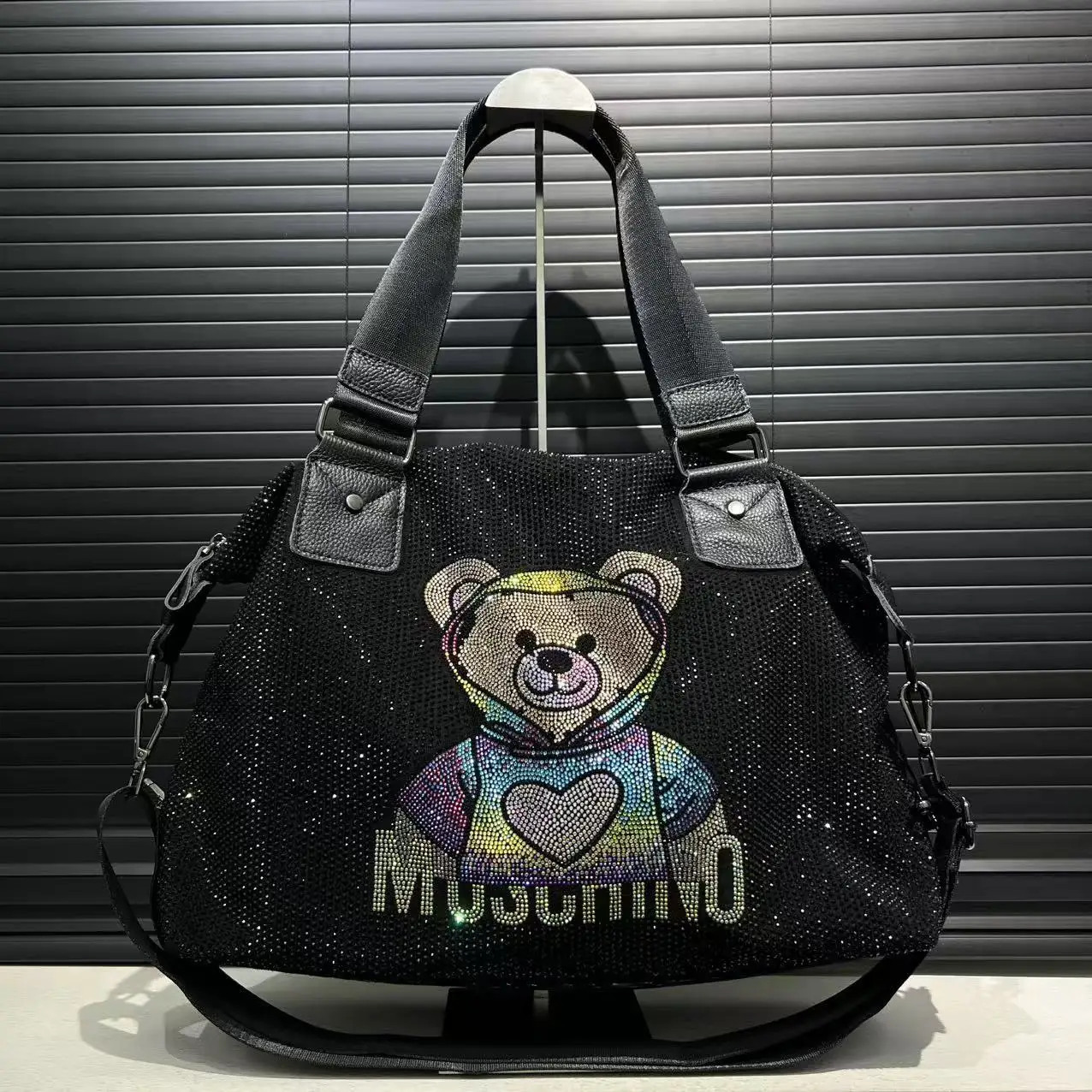 Ladies' fashionable diamond jewelry cute teddy bear handbag, large capacity, personalized, elegant, shiny shoulder bag
Ladies' fashionable diamond jewelry cute teddy bear handbag, large capacity, personalized, elegant, shiny shoulder bag