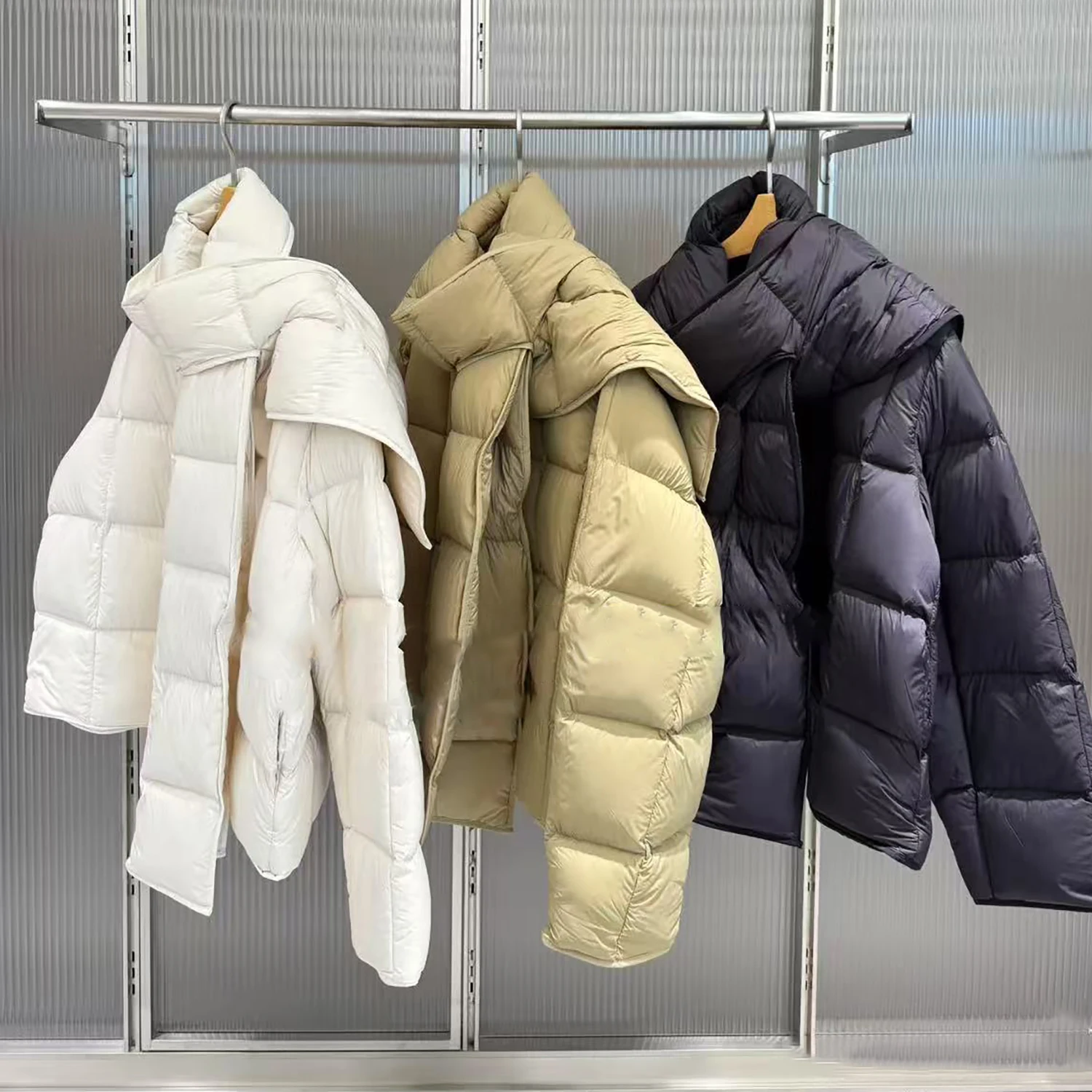 High-End Women's Puffer Jaet Autumn New Sle Loose Warm Cotton down Coat Bread Sle Hat Fem Faionable Commute Wear
High-End Women's Puffer Jaet Autumn New Sle Loose Warm Cotton down Coat Bread Sle Hat Fem Faionable Commute Wear