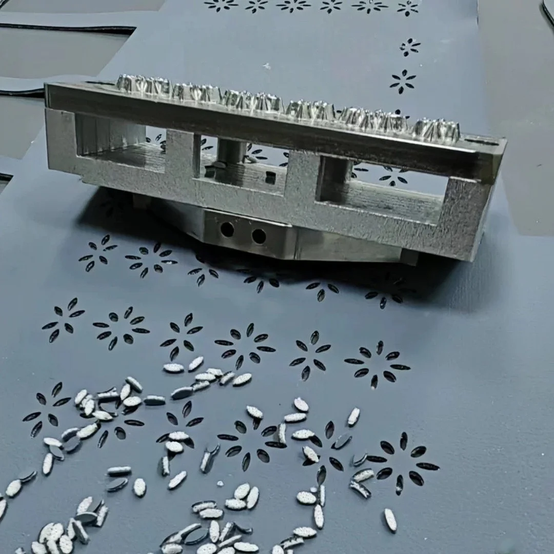 Штамп для вырезания торта ко дню рождения, шаблон для праздника, DIY трафарет для тиснения для вечеринок, открыток, поделок
Штамп для вырезания торта ко дню рождения, шаблон для праздника, DIY трафарет для тиснения для вечеринок, открыток, поделок