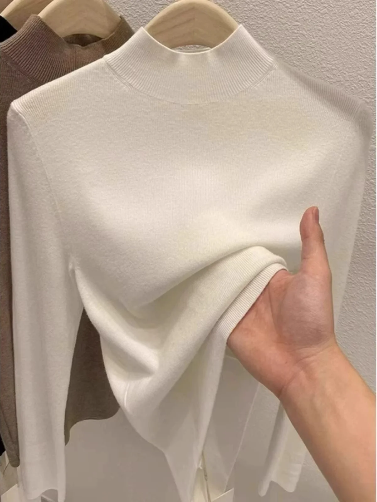Stylish Half High Neck Long Sleeve Knitted Top Slimming Base Layer Fashionable Autumn Women's Wear Peixi Korean Style Pure Color
Stylish Half High Neck Long Sleeve Knitted Top Slimming Base Layer Fashionable Autumn Women's Wear Peixi Korean Style Pure Color