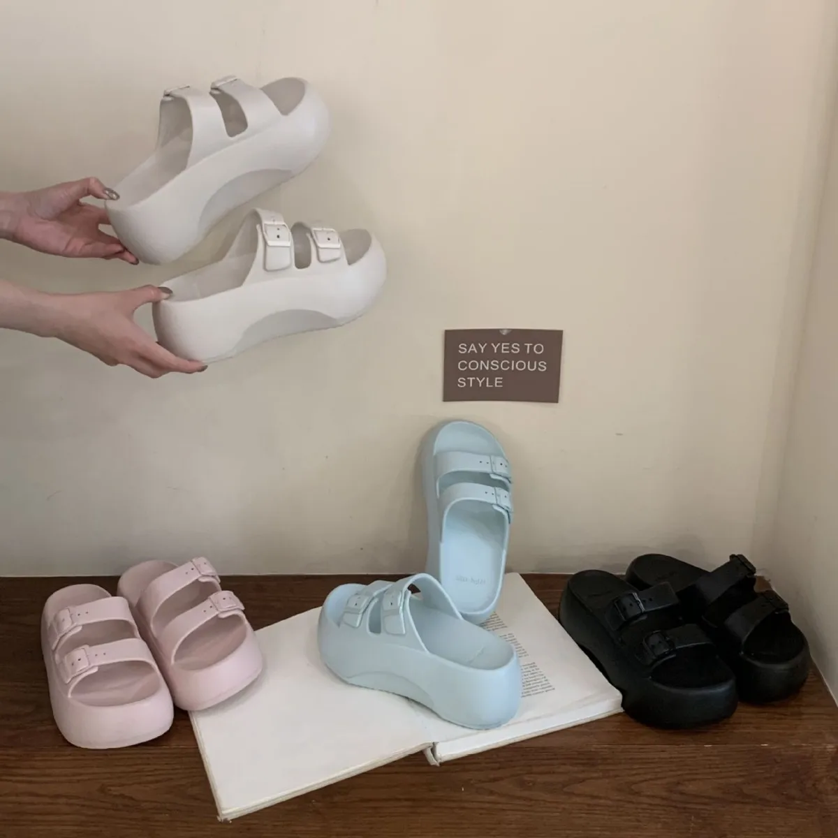 Kids'Casual Sandals EVA Summer Fashion Outdoor Soft Bottom Children Breathable Anti-slip Beach shoes Black White Size 36-41
Kids'Casual Sandals EVA Summer Fashion Outdoor Soft Bottom Children Breathable Anti-slip Beach shoes Black White Size 36-41