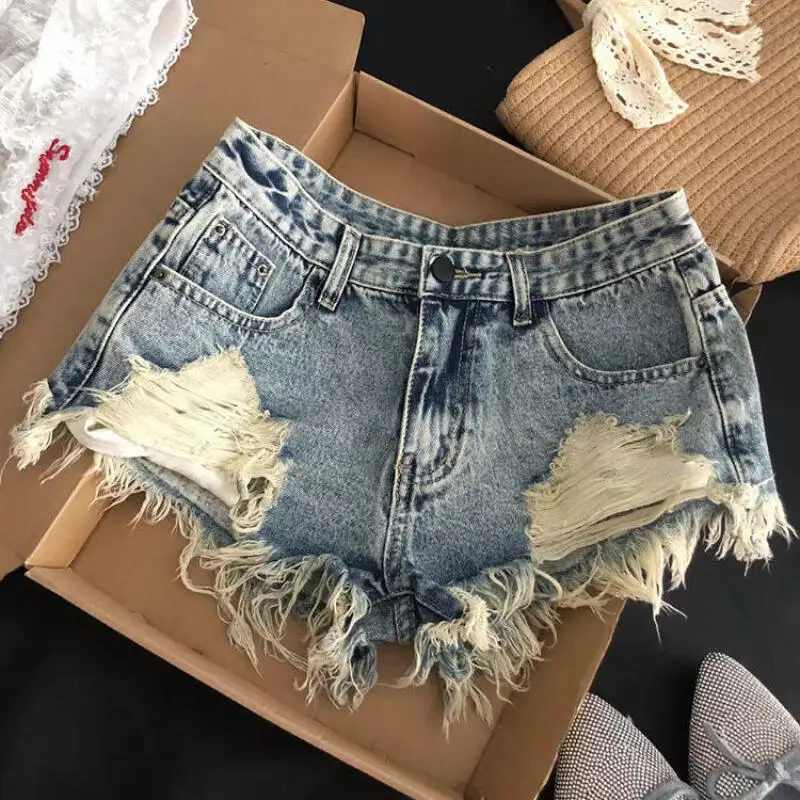 Y2K American Denim Shorts Irregular Holes Exposed Pockets Versatile Hot Pants Summer for Women
Y2K American Denim Shorts Irregular Holes Exposed Pockets Versatile Hot Pants Summer for Women
