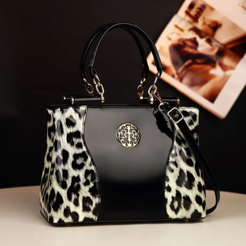 Luxury Designer Shoulder Crossbody Bags for Women Fashion Shopping Messenger Bag High Quality PU Leather Purses and Handbags Sac
Luxury Designer Shoulder Crossbody Bags for Women Fashion Shopping Messenger Bag High Quality PU Leather Purses and Handbags Sac