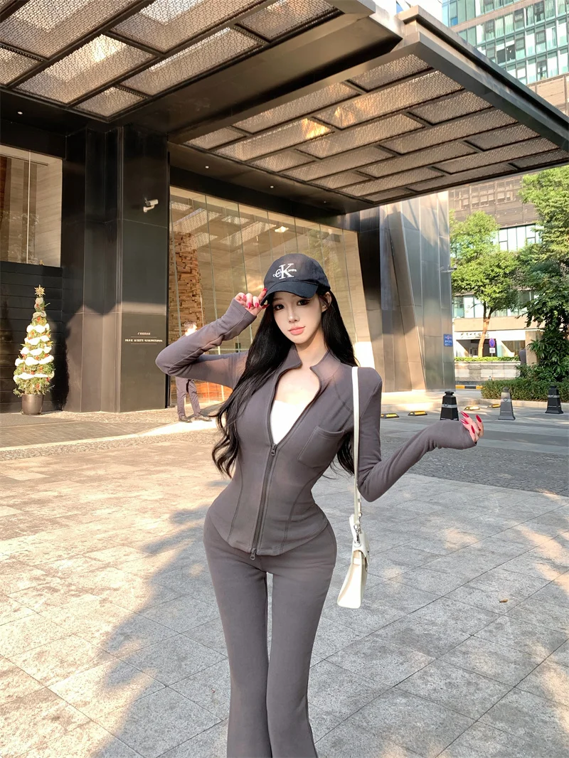 Spicy Girl Style Long Sleeve Slim Fit Two Piece Set for Women Winter Fashion Outerwear And Pants Ensemble Pure Color Elegance
Spicy Girl Style Long Sleeve Slim Fit Two Piece Set for Women Winter Fashion Outerwear And Pants Ensemble Pure Color Elegance