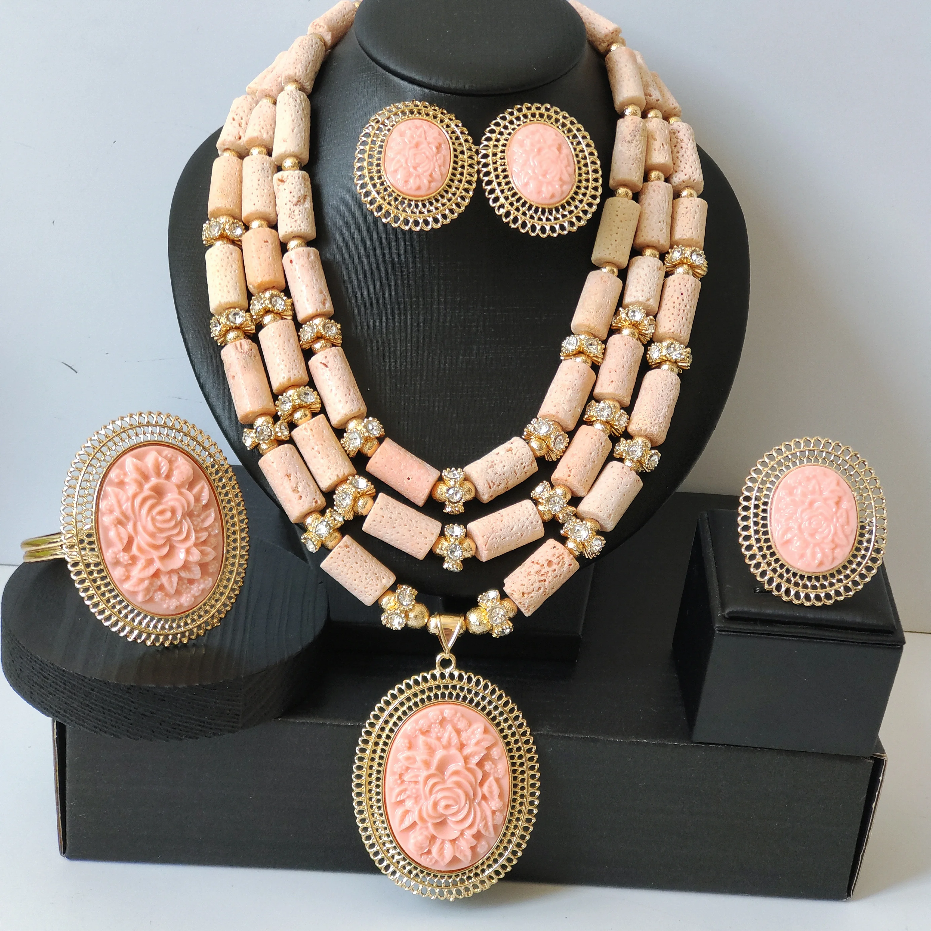 2026 fashion woman necklace nigerian coral beads african jewelry set
2026 fashion woman necklace nigerian coral beads african jewelry set