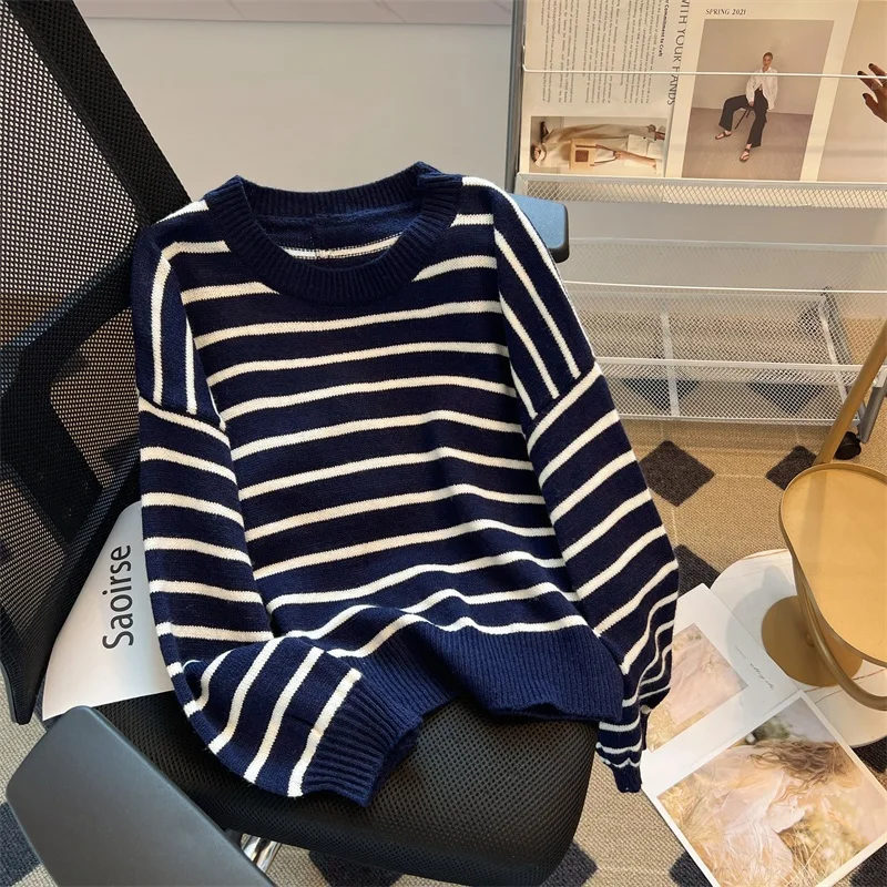 Oversized Women Striped Sweater Leisure Round Neck Design Button Long Sleeve Knitted Tops Pullover Loose Ladies Sweater
Oversized Women Striped Sweater Leisure Round Neck Design Button Long Sleeve Knitted Tops Pullover Loose Ladies Sweater