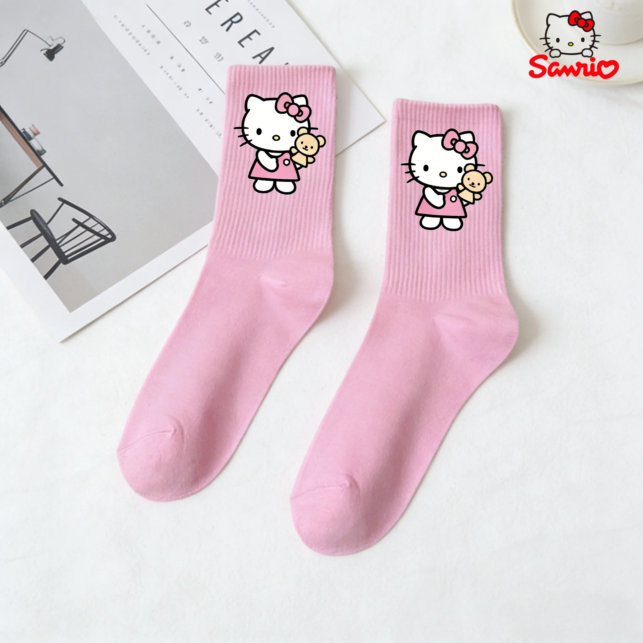 Носки для девочек с героями мультфильмов Sanrio Hello Kitty, японские и корейские милые аниме-носки, нежные осенне-зимние носки средней длины из чистого хлопка
Носки для девочек с героями мультфильмов Sanrio Hello Kitty, японские и корейские милые аниме-носки, нежные осенне-зимние носки средней длины из чистого хлопка