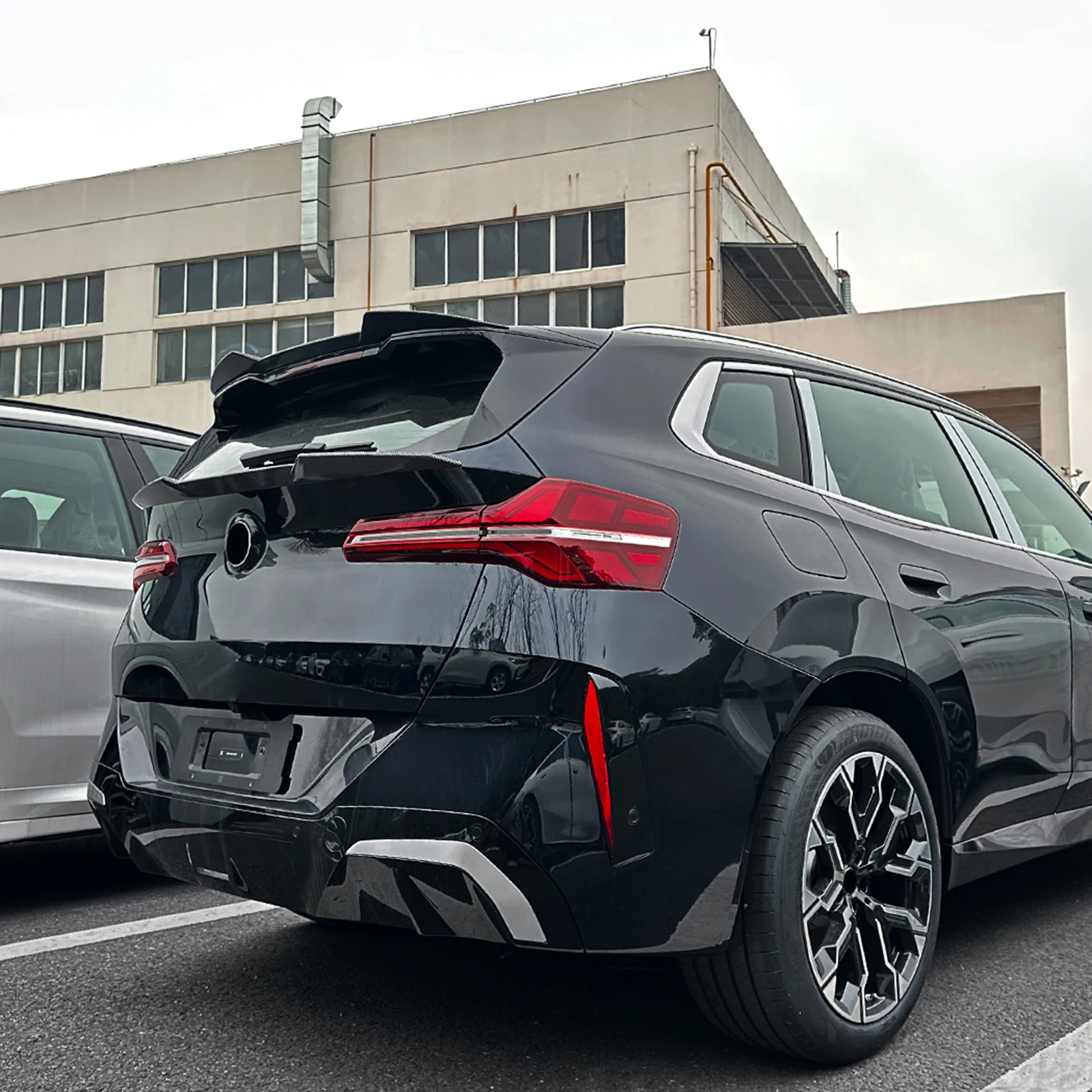 Rear Trunk Roof Spoiler Wing Lip For BMW X3 G45 2025-2026 Car Tailgate Middle Center Splitter Plate Tail Wing Cover Protector
Rear Trunk Roof Spoiler Wing Lip For BMW X3 G45 2025-2026 Car Tailgate Middle Center Splitter Plate Tail Wing Cover Protector