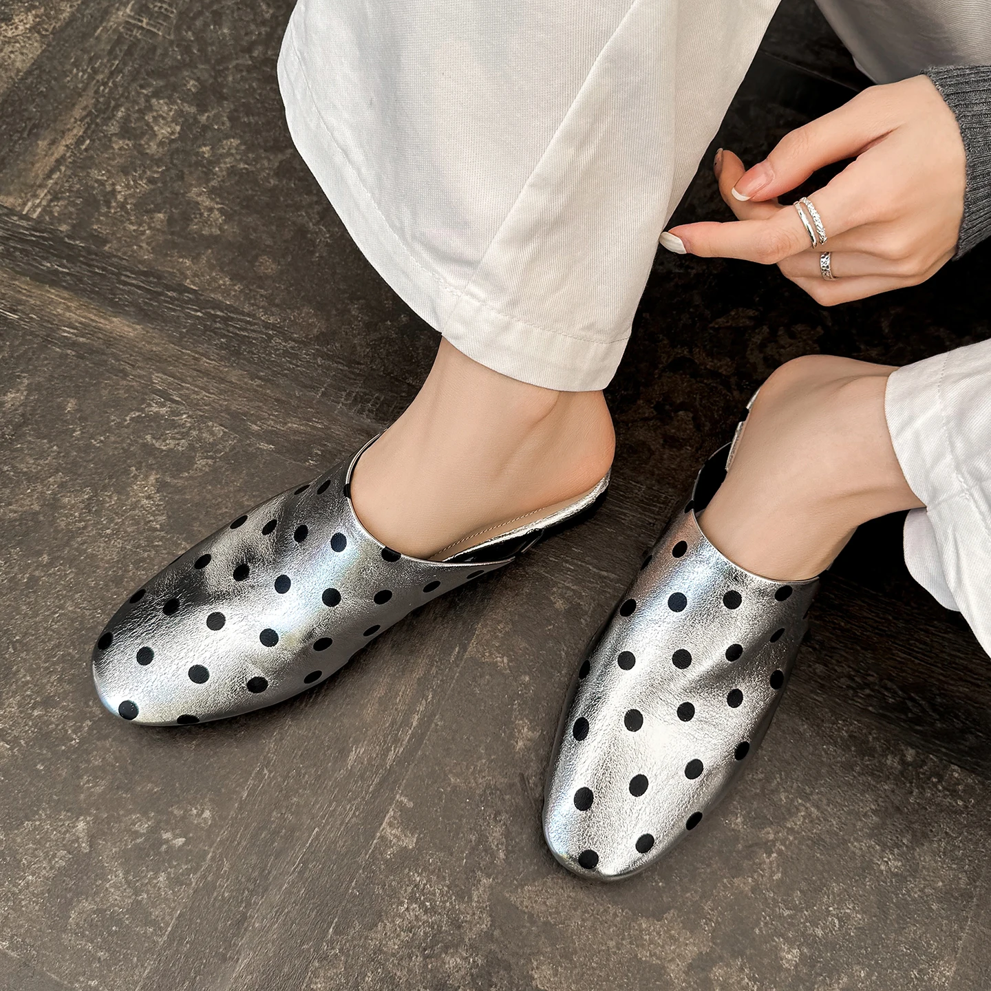 2026 New Hot Sales Slippers Women Split Leather Mules Shoes Women Round Toe Low Heel Slides Fashion Comfort Half Slippers Woman
2026 New Hot Sales Slippers Women Split Leather Mules Shoes Women Round Toe Low Heel Slides Fashion Comfort Half Slippers Woman