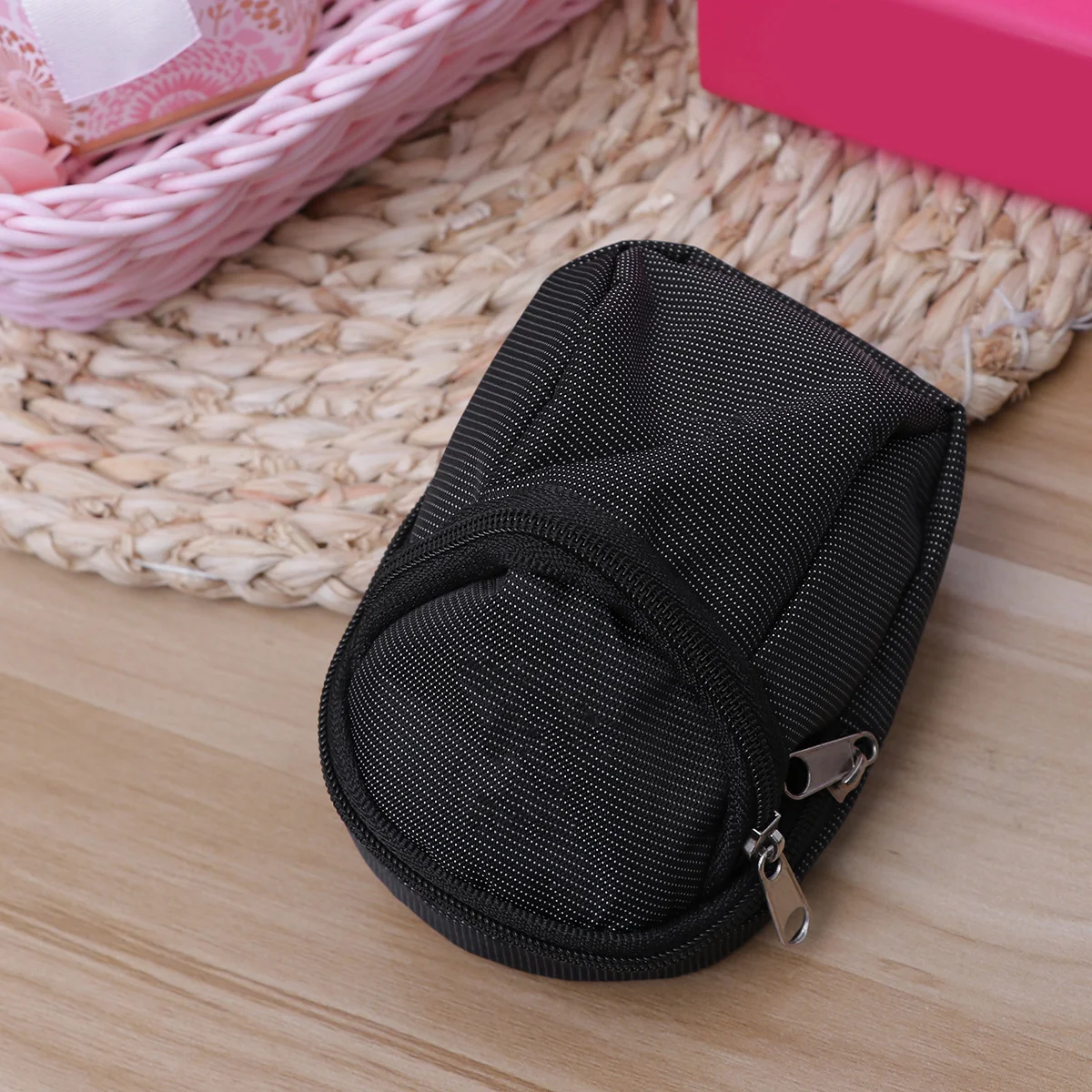 Mini Ball Holder Pouch Bag Lightweight Canvas Black Front 2 Pocket Holds Tees Divot Tool Hat Clip Ball
Mini Ball Holder Pouch Bag Lightweight Canvas Black Front 2 Pocket Holds Tees Divot Tool Hat Clip Ball