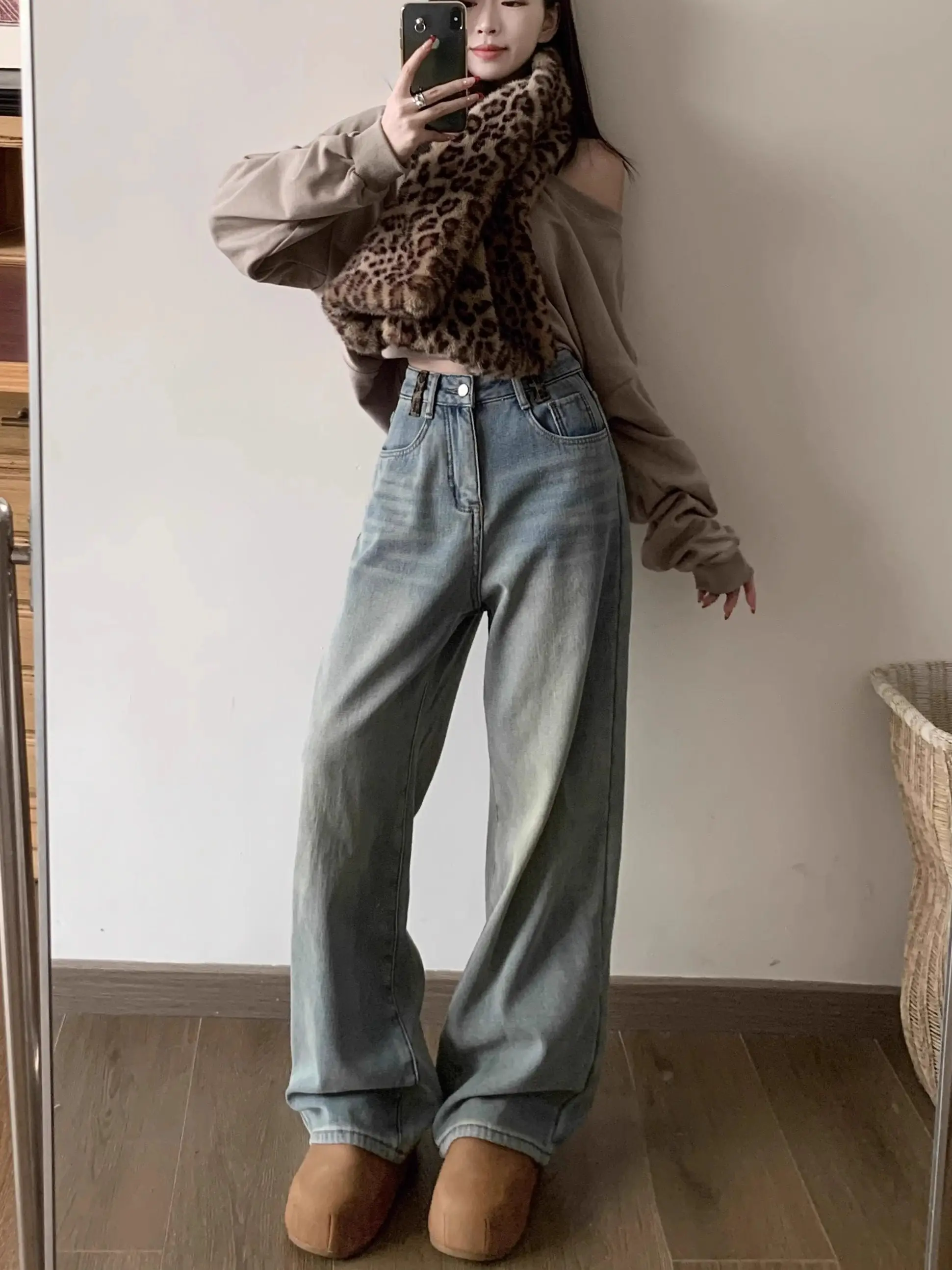 Winter Fleece Lined Slim Fit Wide Leg Denim Jeans Leopard Print Pocket Design Loose Straight Cut Trousers New Women's Long Pants
Winter Fleece Lined Slim Fit Wide Leg Denim Jeans Leopard Print Pocket Design Loose Straight Cut Trousers New Women's Long Pants