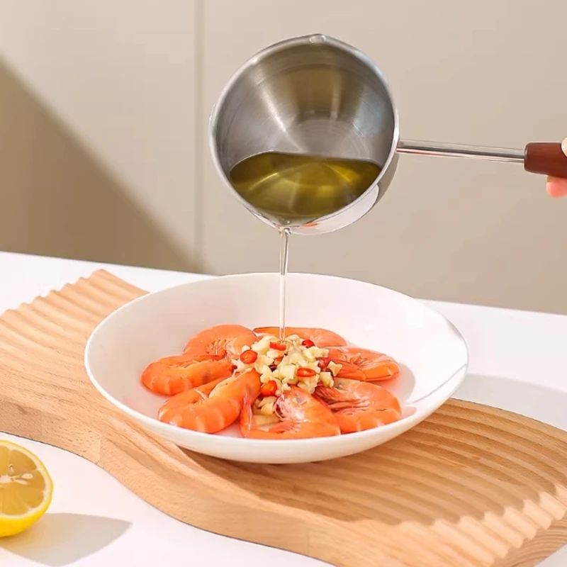 LMM stainless steel oil splashing small pot household oil burning oil pouring mini hot spoon
LMM stainless steel oil splashing small pot household oil burning oil pouring mini hot spoon