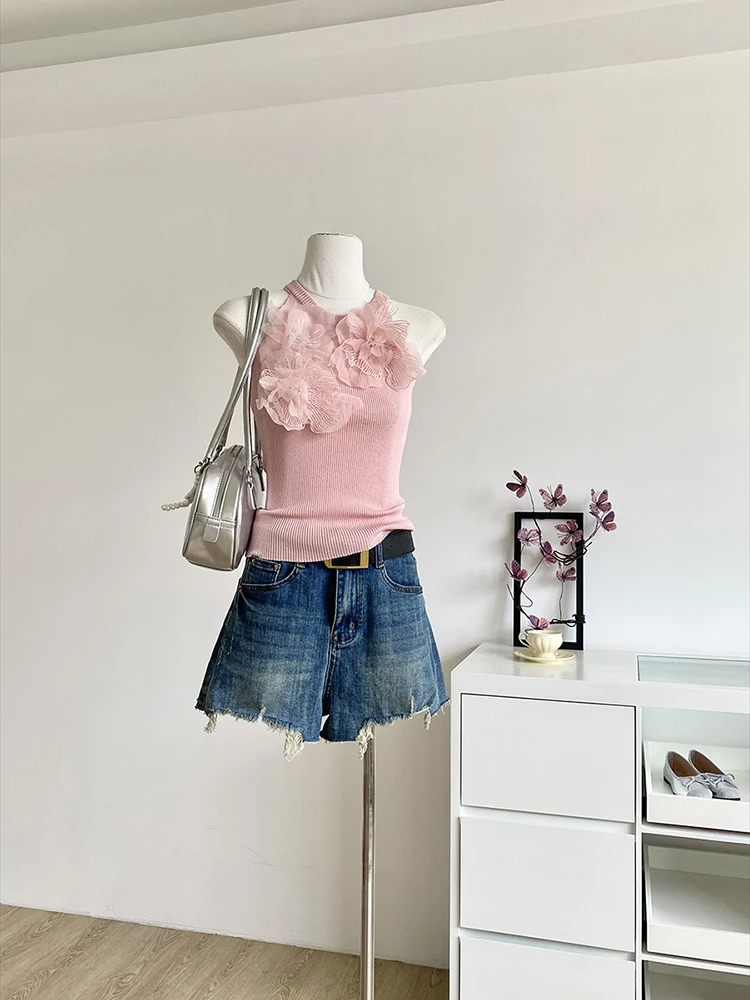 Korean Style High Waist Tear Hem Stylish Cowboy Shorts 2025 Summer Women New Chic Loose Versatile Wide Leg Shorts
Korean Style High Waist Tear Hem Stylish Cowboy Shorts 2025 Summer Women New Chic Loose Versatile Wide Leg Shorts