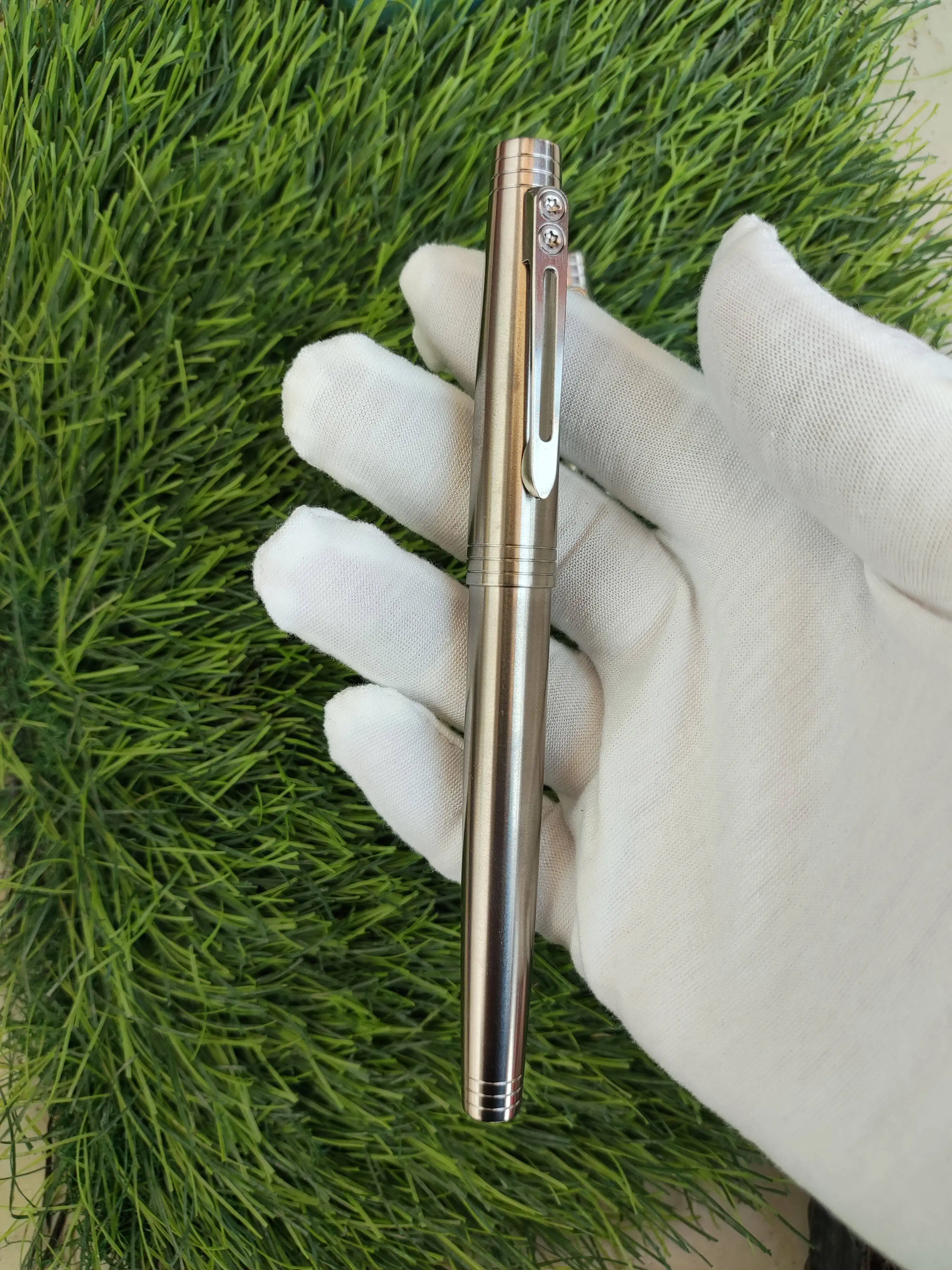 Титановая перьевая ручка Jinhao с широким резьбовым соединением, совместимая с # Ручка-роллер с 6 сменными стержнями, гелевые чернила, многоразовая
Титановая перьевая ручка Jinhao с широким резьбовым соединением, совместимая с # Ручка-роллер с 6 сменными стержнями, гелевые чернила, многоразовая