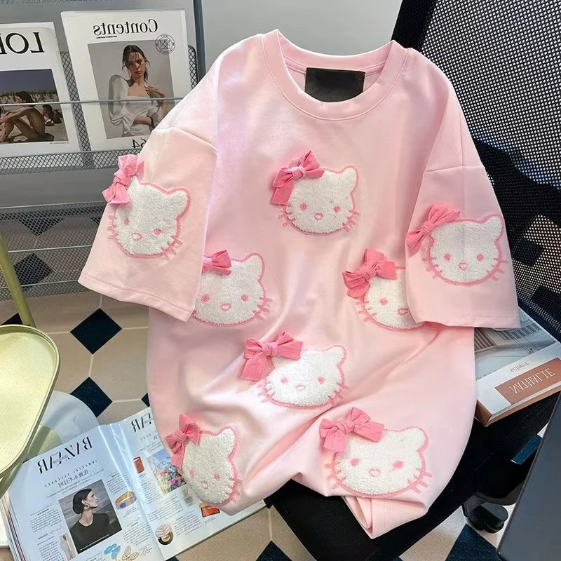 Sanrios Girl Sweet Loose Bow Embroidery Tops Hot Style Hello Kittys T-Shirt Summer Short Sleeve for Women Women's Clothes Kawaii
Sanrios Girl Sweet Loose Bow Embroidery Tops Hot Style Hello Kittys T-Shirt Summer Short Sleeve for Women Women's Clothes Kawaii
