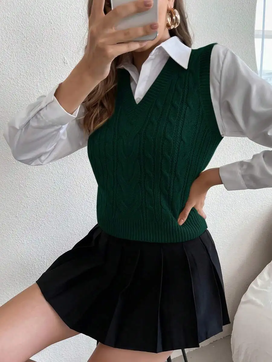 Women Autumn Winter Solid V-Neck Casual Cable Knit Sweater Vest
Women Autumn Winter Solid V-Neck Casual Cable Knit Sweater Vest