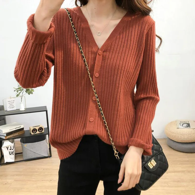 Fashion Solid Color V-Neck Screw Thread All-match Knitted Shirt Female Clothing 2022 Autumn New Casual Tops Office Lady Blouse
Fashion Solid Color V-Neck Screw Thread All-match Knitted Shirt Female Clothing 2022 Autumn New Casual Tops Office Lady Blouse