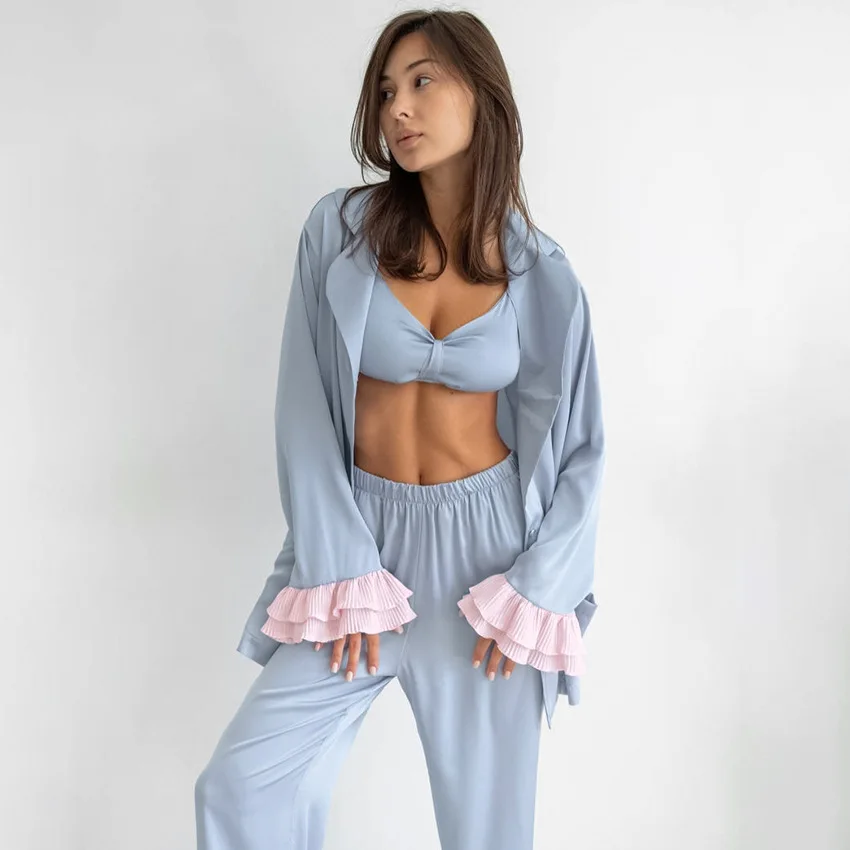 2026 Spring and Summer Pajamas Ruffle Edge Long-sleeved Underwear Trousers Three-piece Women's Loungewear
2026 Spring and Summer Pajamas Ruffle Edge Long-sleeved Underwear Trousers Three-piece Women's Loungewear