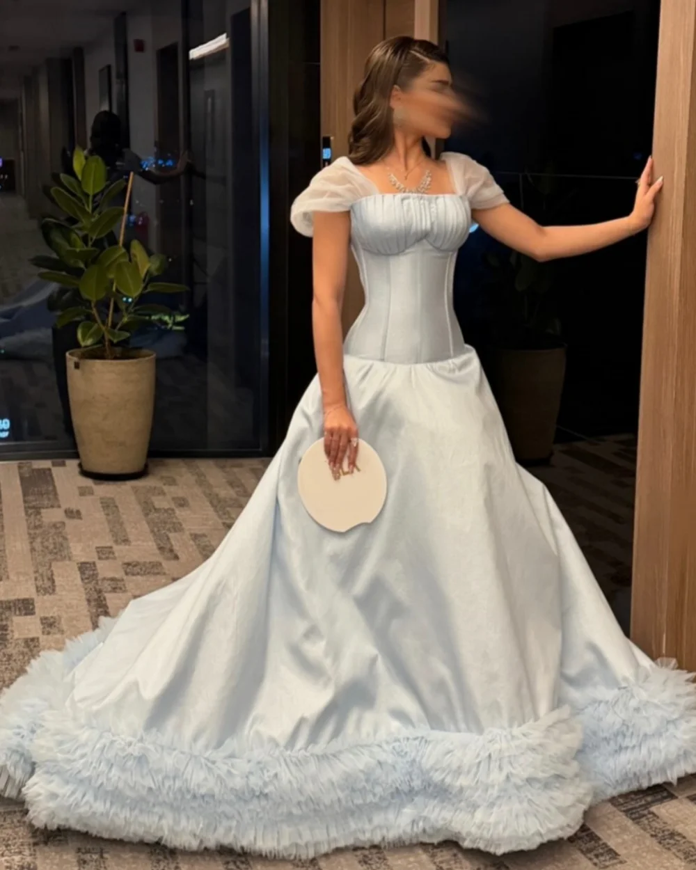 Customized High Quality Women Charmeuse Ruched Pleat A-Line Evening Dresses Fashion Square Neck Short Sleeves Long Prom Dresses
Customized High Quality Women Charmeuse Ruched Pleat A-Line Evening Dresses Fashion Square Neck Short Sleeves Long Prom Dresses