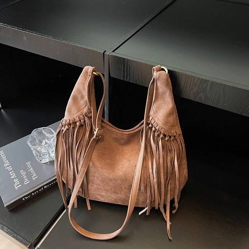 Fashionable Shopper Bag With Vintage Look And Solid Color For Trendy Women Messenger Commuter
Fashionable Shopper Bag With Vintage Look And Solid Color For Trendy Women Messenger Commuter