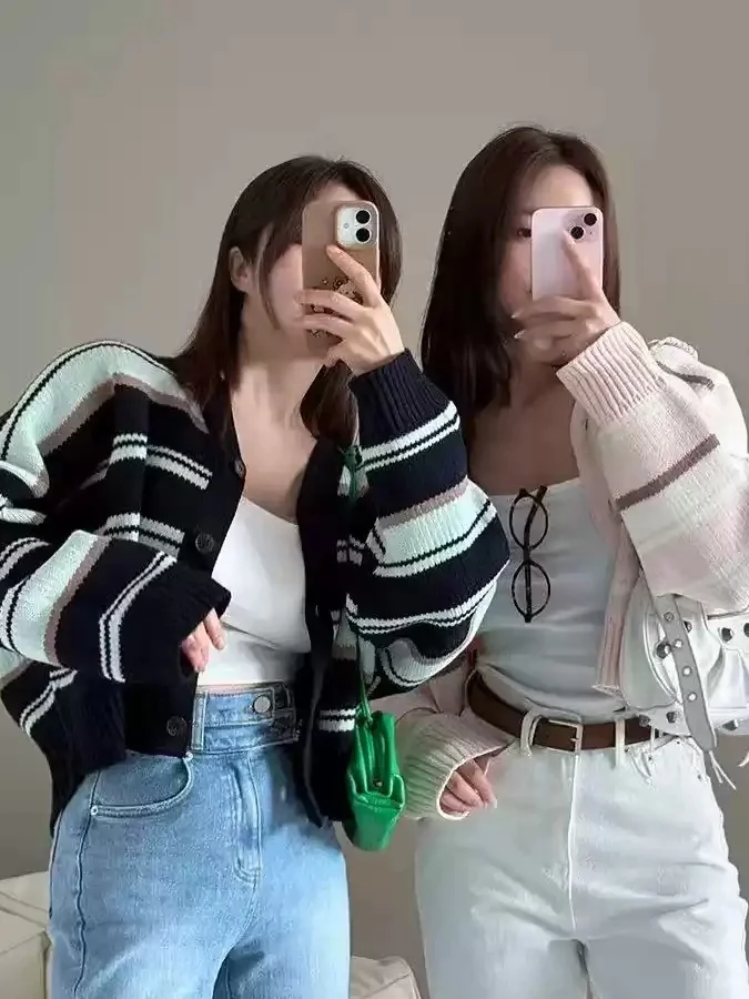 Новинка 2025, женский свободный вязаный кардиган, мягкий уютный полосатый свитер, модный топ V-Ne Long Sve ort, длина, застежка на пуговицы
Новинка 2025, женский свободный вязаный кардиган, мягкий уютный полосатый свитер, модный топ V-Ne Long Sve ort, длина, застежка на пуговицы