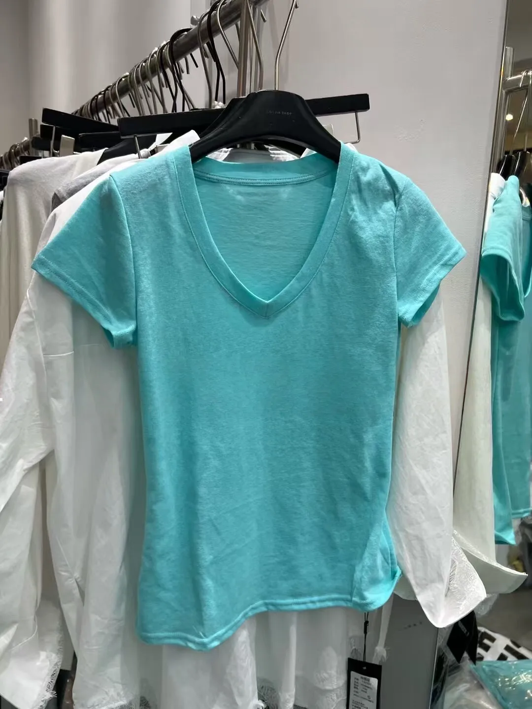 plus Size Women's V-Neck Snowflake Cotton Short Sleeve T-Shirt Summer Slimming Belly Covering Half Sleeve Shirt Korean Style
plus Size Women's V-Neck Snowflake Cotton Short Sleeve T-Shirt Summer Slimming Belly Covering Half Sleeve Shirt Korean Style