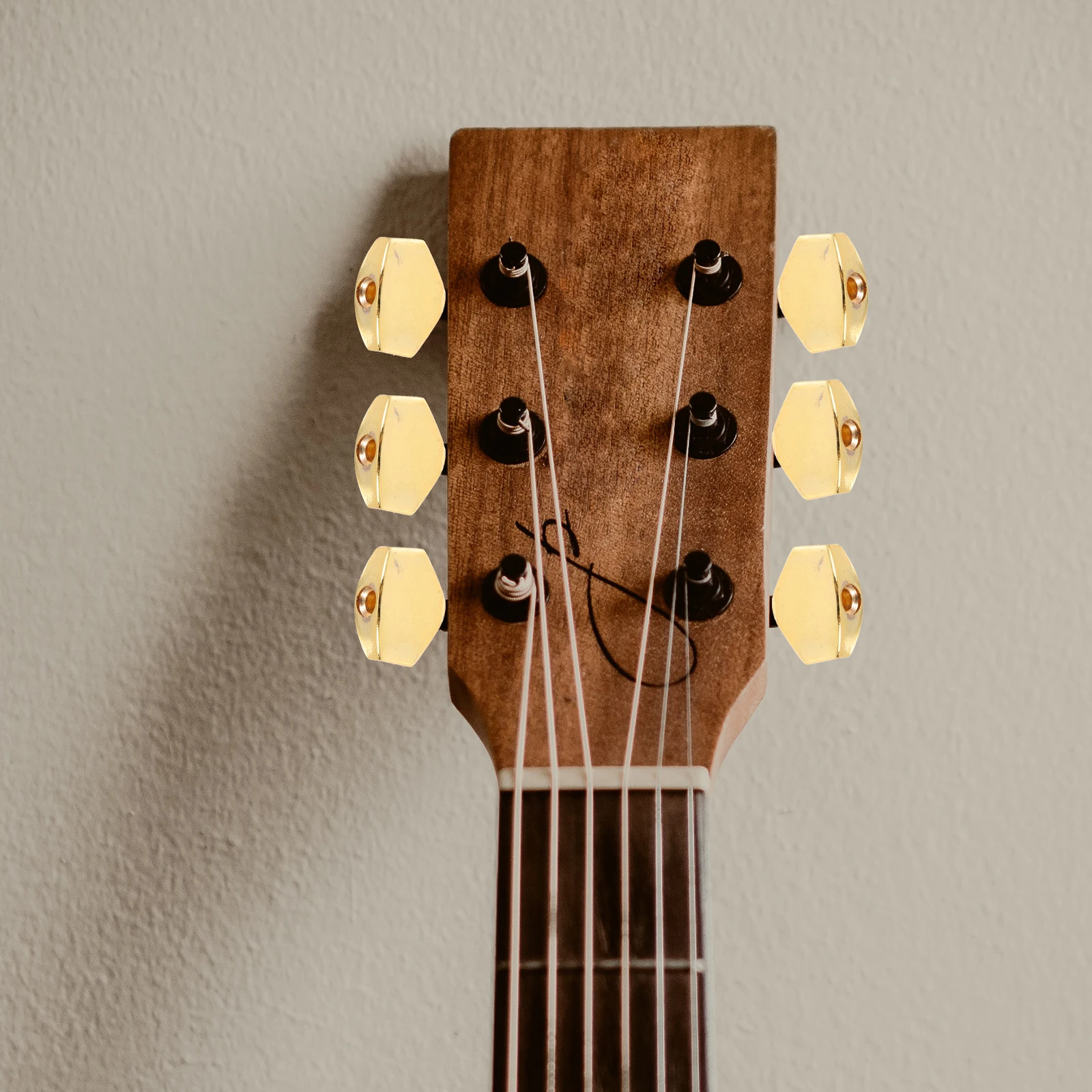 6 set String Locking Function Guitar Tuner Handles Acoustic Folk Tuning Knob Caps Durable Tuning Stop Guitar Accessories
6 set String Locking Function Guitar Tuner Handles Acoustic Folk Tuning Knob Caps Durable Tuning Stop Guitar Accessories