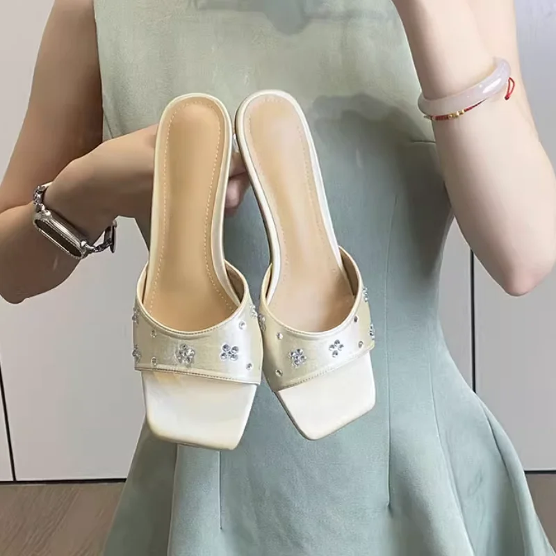 Quality Shiny Crystal Square Toe Slippers Women Sandals High Heels Shoes Trend Dress Elegant Shallow Pumps Open Toe Slides Mujer
Quality Shiny Crystal Square Toe Slippers Women Sandals High Heels Shoes Trend Dress Elegant Shallow Pumps Open Toe Slides Mujer