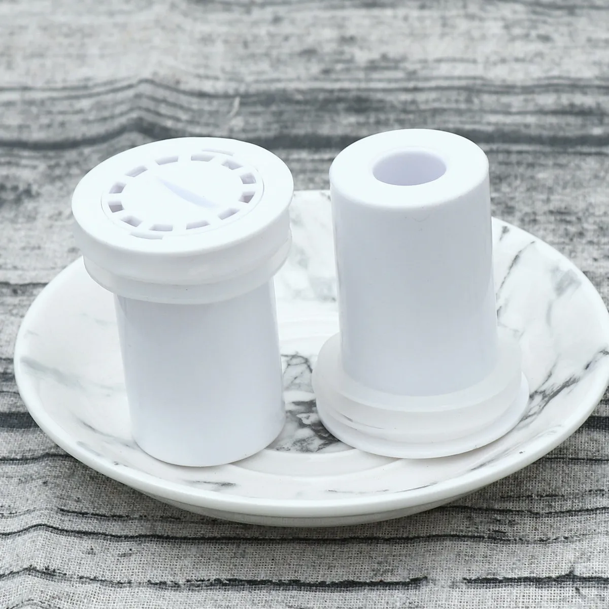 Комплект из 2 пластиковых заглушек для напольного слива с фильтром для волос, для душа, с отверстием для слива, ловушка для волос, белый
Комплект из 2 пластиковых заглушек для напольного слива с фильтром для волос, для душа, с отверстием для слива, ловушка для волос, белый