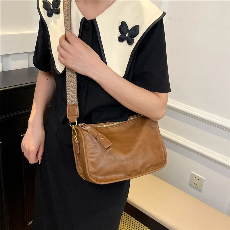 Vintage Khaki Soft Leather Messenger Bag Women Casual Satchel Fashion Hobo Bag Lady Wide Shoulder Strap Underarm Handbag Purse
Vintage Khaki Soft Leather Messenger Bag Women Casual Satchel Fashion Hobo Bag Lady Wide Shoulder Strap Underarm Handbag Purse