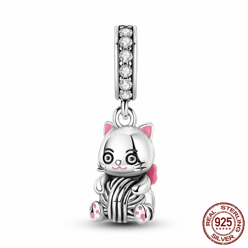 S925 sterling silver cat charm bead, paired with an original design bracelet, makes a perfect DIY jewelry gift for women.
S925 sterling silver cat charm bead, paired with an original design bracelet, makes a perfect DIY jewelry gift for women.