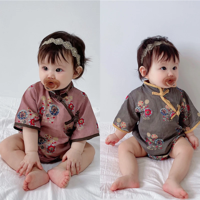 2022 Chinese Traditional Cheongsams for Baby Kids New Year Qipao Short Sleeve China Style Bodysuit Girls Birthday Party Clothing
2022 Chinese Traditional Cheongsams for Baby Kids New Year Qipao Short Sleeve China Style Bodysuit Girls Birthday Party Clothing
