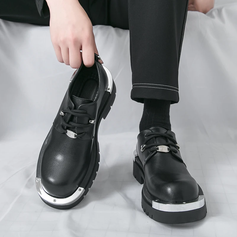 Мужские модельные туфли на толстой подошве со шнуровкой и металлическим декором, модная повседневная официальная обувь
Мужские модельные туфли на толстой подошве со шнуровкой и металлическим декором, модная повседневная официальная обувь