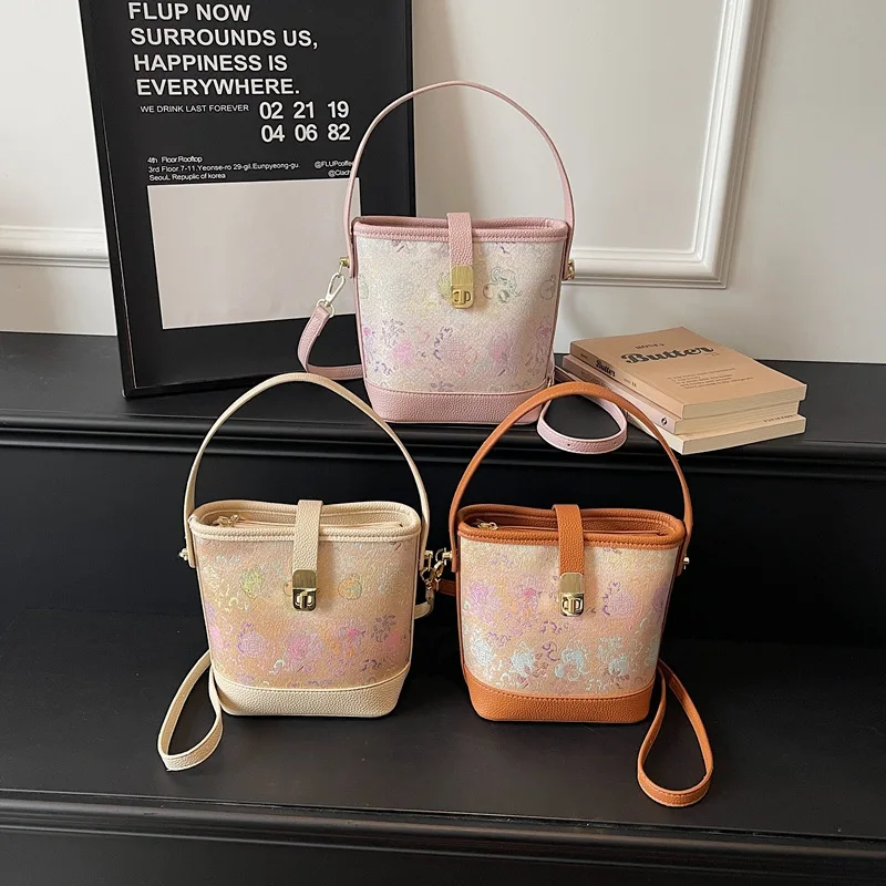 Women's Shoulder Bag Fashion High Quality Chinese Style Women's Bucket Bag Advanced Versatile Multi Functional Women's Handbag
Women's Shoulder Bag Fashion High Quality Chinese Style Women's Bucket Bag Advanced Versatile Multi Functional Women's Handbag