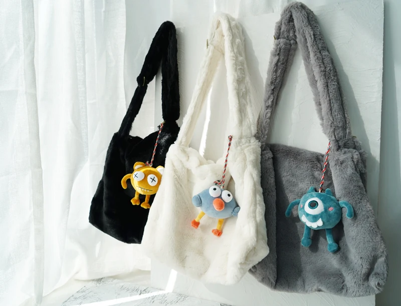 Plush Crossbody Bag Single Shoulder Bag Casual Canvas Faux Rabbit Fur Large Capacity Korean Style Student Autumn Winter
Plush Crossbody Bag Single Shoulder Bag Casual Canvas Faux Rabbit Fur Large Capacity Korean Style Student Autumn Winter