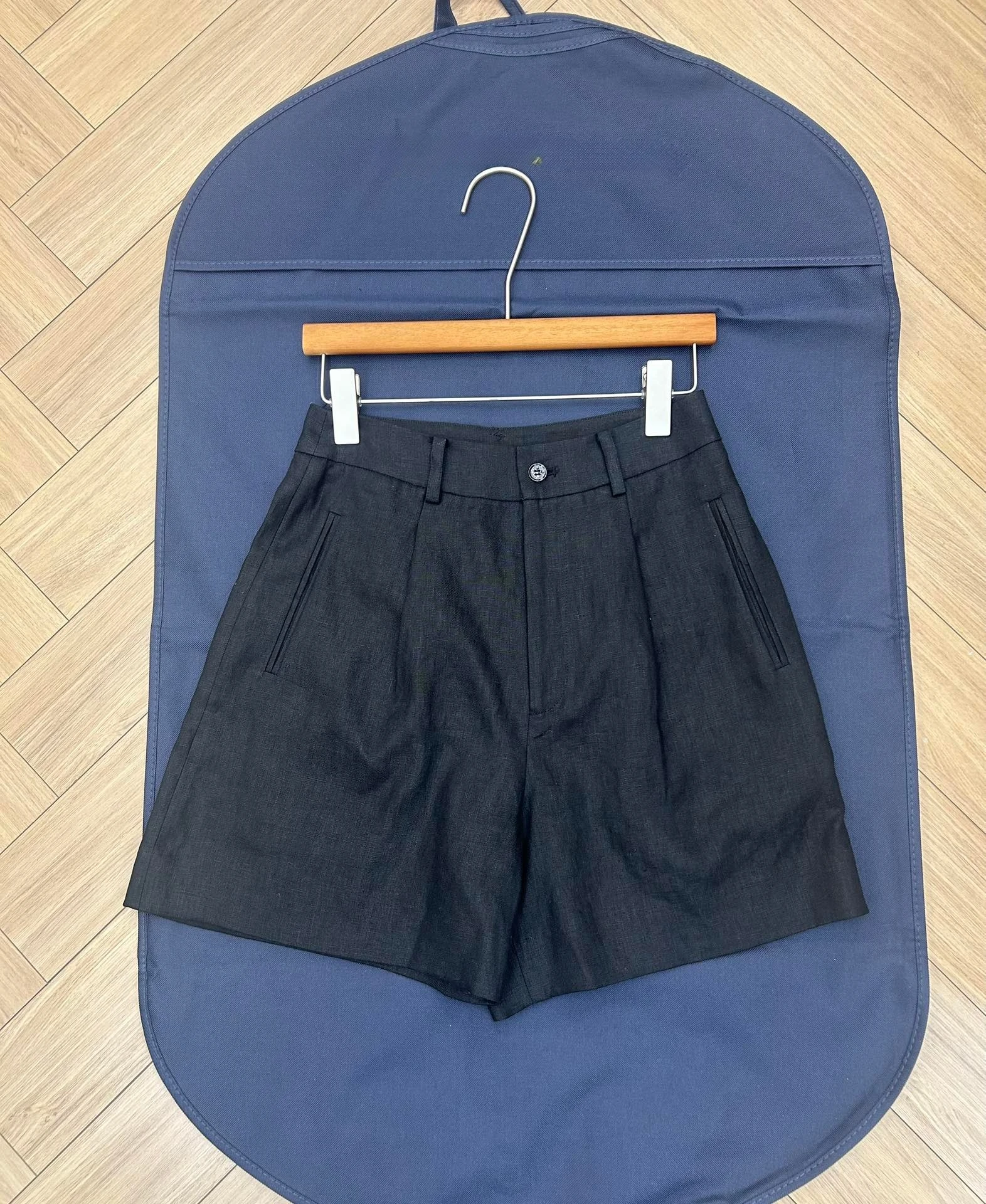 Белая блузка с коротким рукавом, топы из шелка, новинка 2025, высокое качество
Белая блузка с коротким рукавом, топы из шелка, новинка 2025, высокое качество