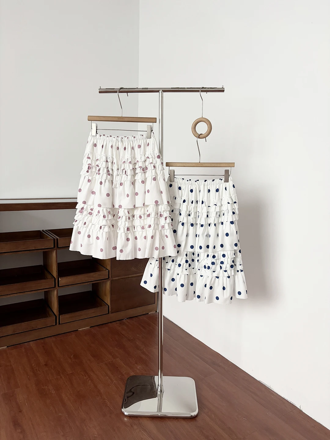 Sweet Polka Dot A-Line Skirt Women's Summer New Style Age-Defying High Waist Cake Skirt Slimming Multi-Layered Fluffy Half-le...
Sweet Polka Dot A-Line Skirt Women's Summer New Style Age-Defying High Waist Cake Skirt Slimming Multi-Layered Fluffy Half-le...