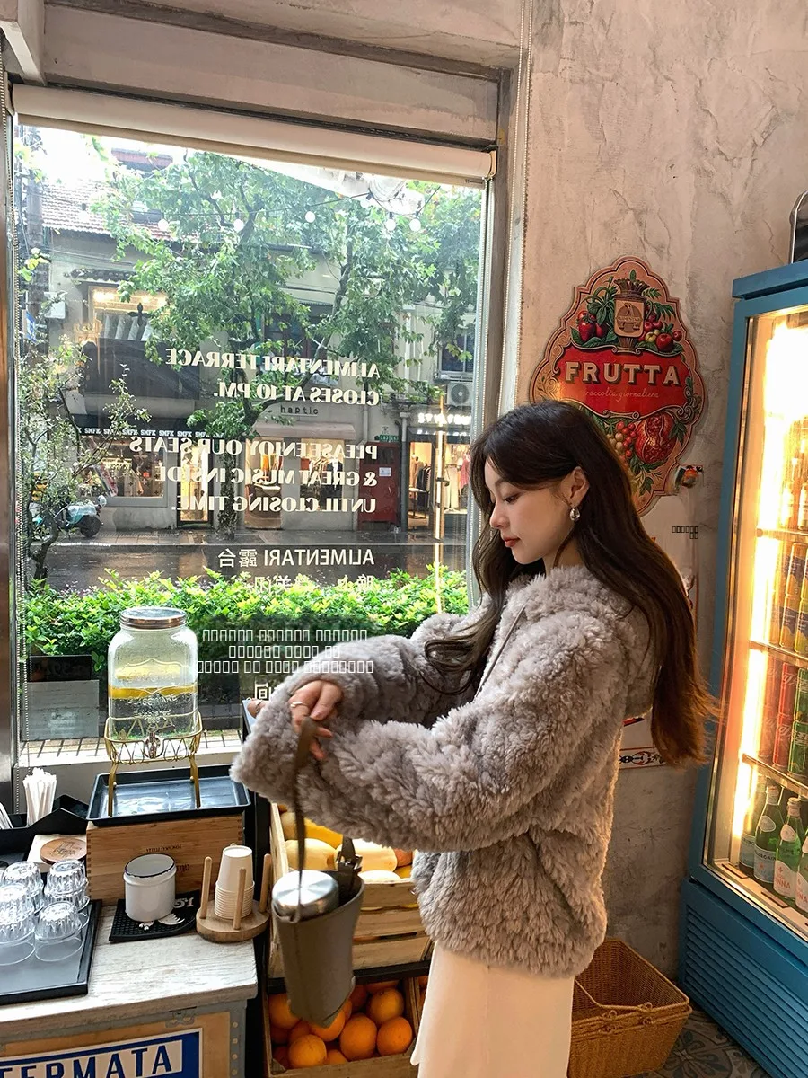 Zhang Beibei Eco-friendly Lamb Fur Warmth Coat Women's Winter Stand Collar Hooded Outerwear Casual Sle Stand Fit
Zhang Beibei Eco-friendly Lamb Fur Warmth Coat Women's Winter Stand Collar Hooded Outerwear Casual Sle Stand Fit