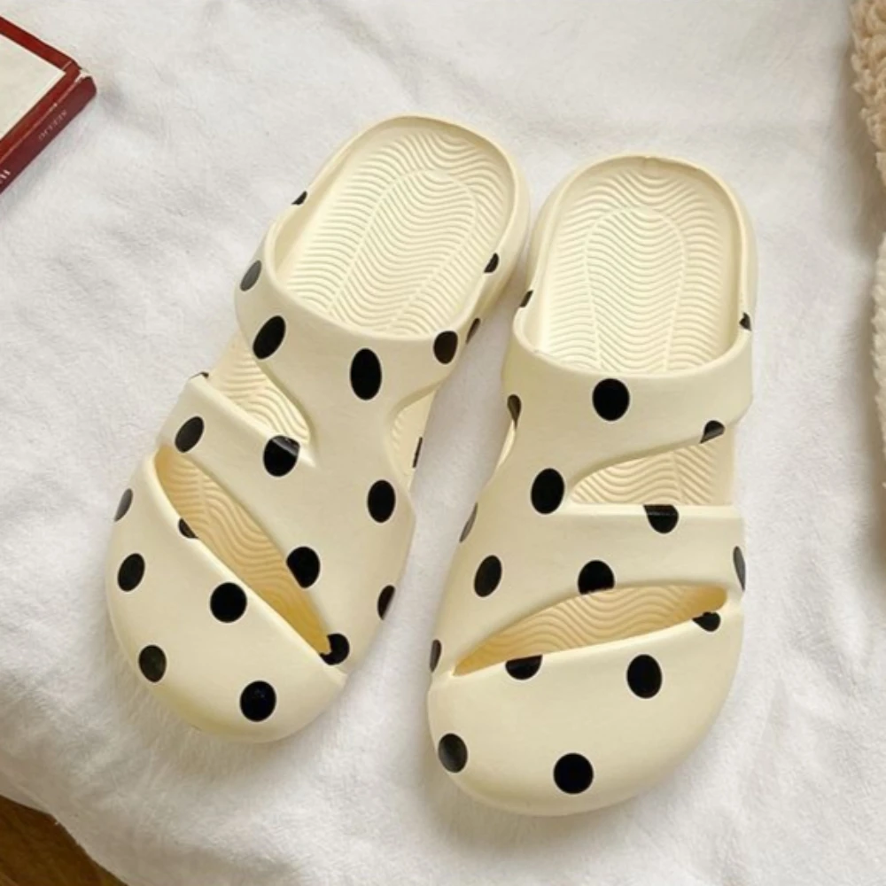 Korean Polka Dot Lightweight EVA Slippers Summer Outdoor Non-slip Soft Sole Clogs Ins Simple Beach Daily Sandals
Korean Polka Dot Lightweight EVA Slippers Summer Outdoor Non-slip Soft Sole Clogs Ins Simple Beach Daily Sandals