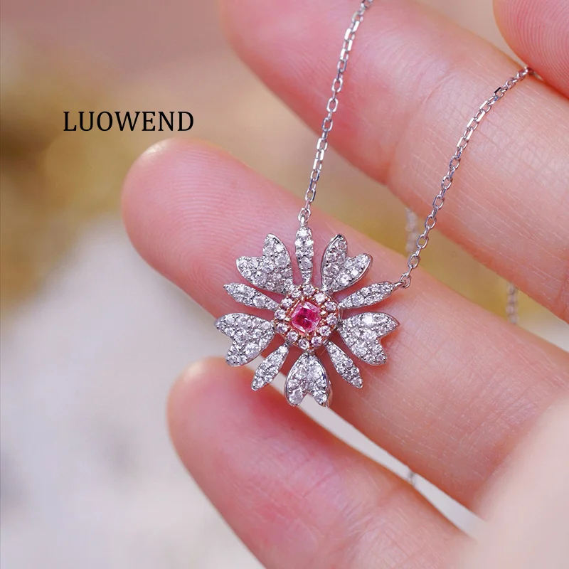 LUOWEND 100% 18K White Gold Necklace Fine Jewelry Romantic Flower Shape Real Natural Pink Diamond Pendant Necklace for Women
LUOWEND 100% 18K White Gold Necklace Fine Jewelry Romantic Flower Shape Real Natural Pink Diamond Pendant Necklace for Women
